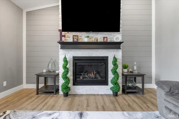 $339,900 | 889 South Huntsville Road, Winchester, IN 47394