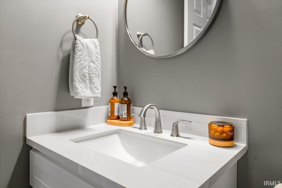 889 South Huntsville Road Winchester, IN 47394 - Photo 9 of 36