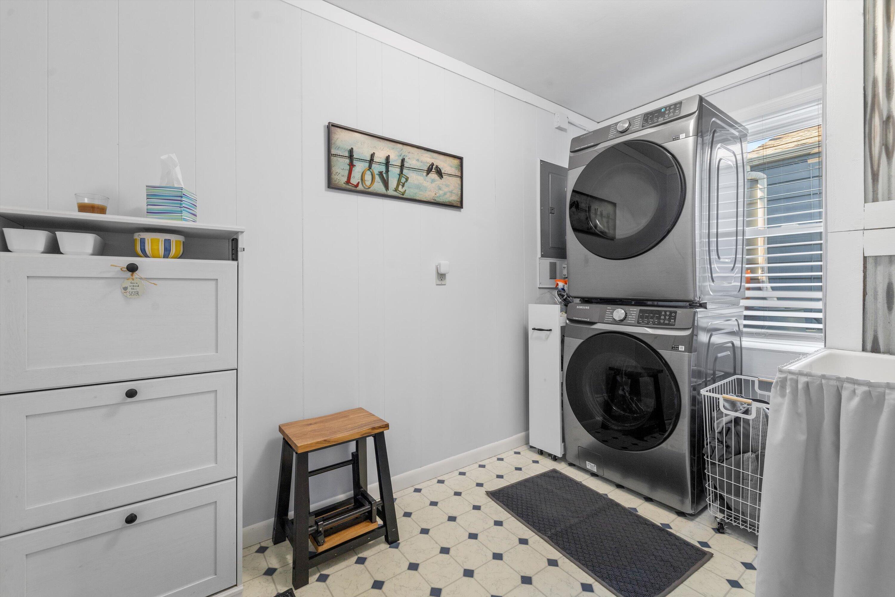 2109 Monroe Avenue Racine, WI 53405 - Photo 18 of 30 Main floor laundry room