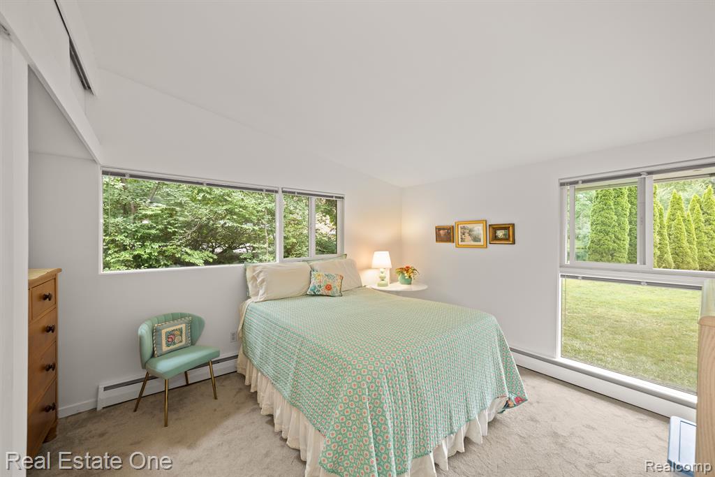 29845 Highmeadow Road Farmington Hills, MI 48334 - Photo 18 of 36