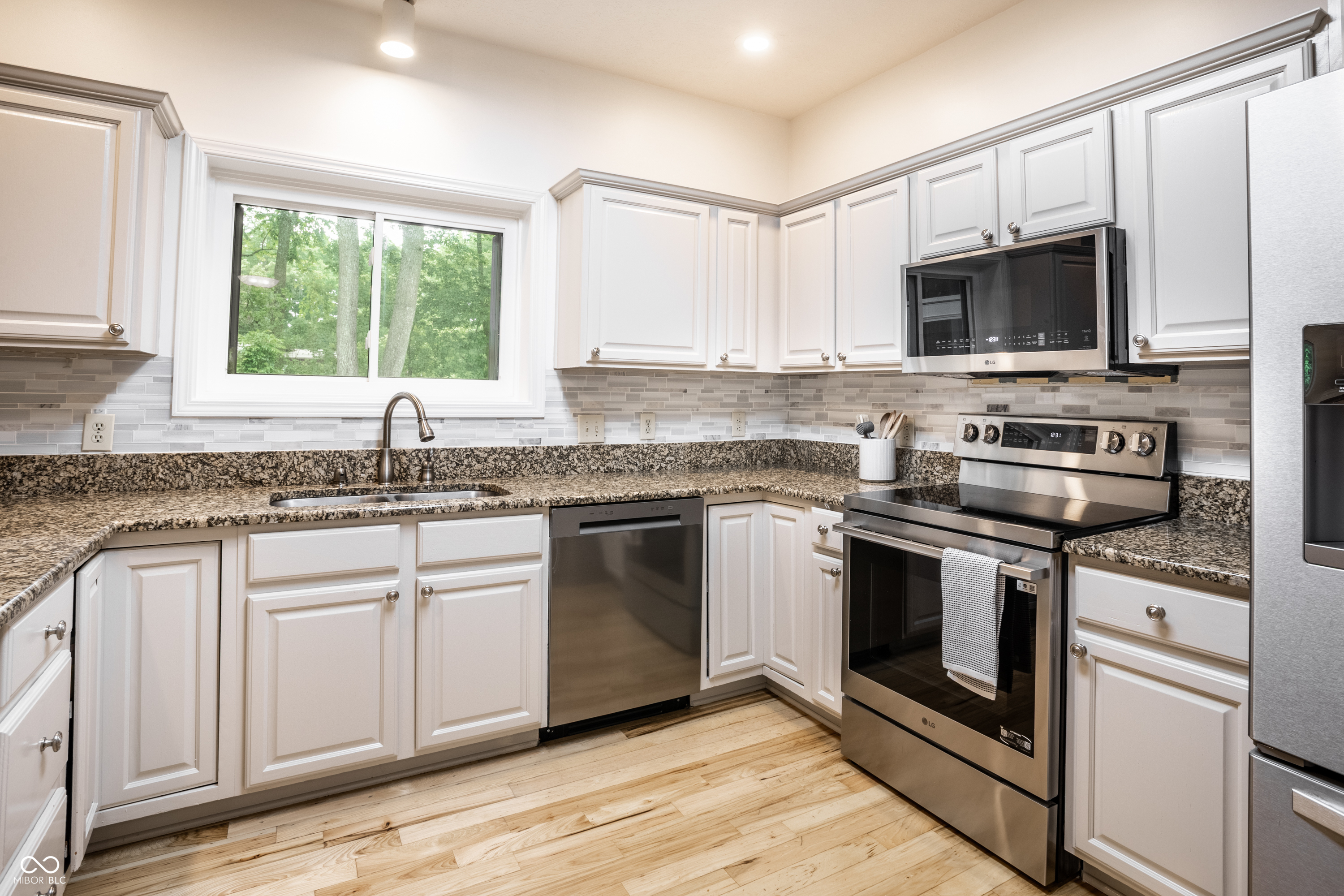9160 Stratton Court Fishers, IN 46037 - Photo 12 of 52