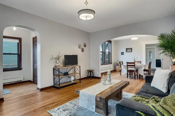 $198,500 | 39 North Shore Drive, Fountain City, WI 54629