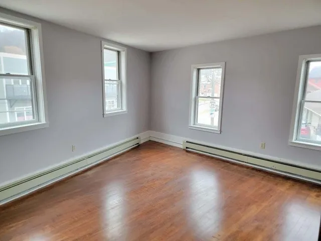 $199,900 | 39 North Shore Drive, Fountain City, WI 54629