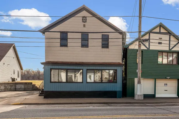 $198,500 | 39 North Shore Drive, Fountain City, WI 54629