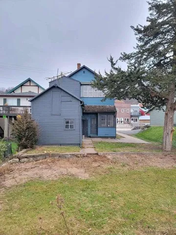 $199,900 | 39 North Shore Drive, Fountain City, WI 54629