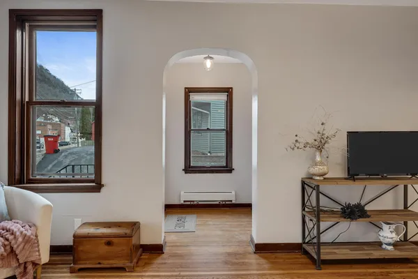 $198,500 | 39 North Shore Drive, Fountain City, WI 54629