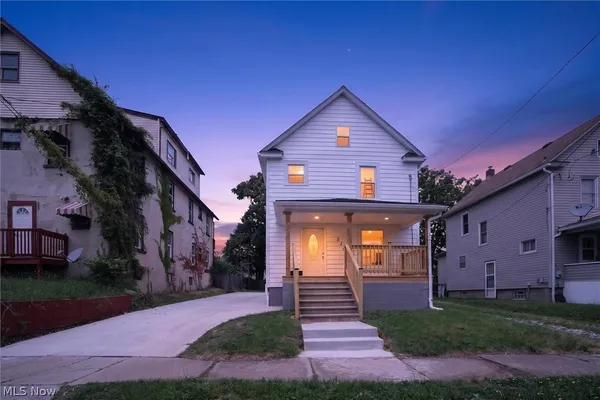 $179,900 | 843 Chester Avenue, Akron, OH 44314