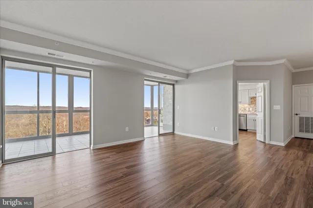 $575,000 | 19355 Cypress Ridge Terrace, Unit 612, Leesburg, VA 20176