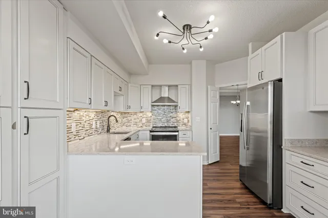 $575,000 | 19355 Cypress Ridge Terrace, Unit 612, Leesburg, VA 20176