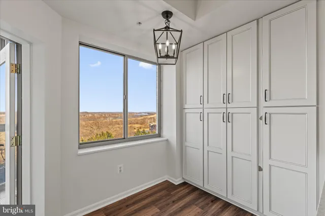 $575,000 | 19355 Cypress Ridge Terrace, Unit 612, Leesburg, VA 20176