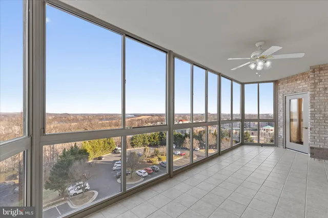 $575,000 | 19355 Cypress Ridge Terrace, Unit 612, Leesburg, VA 20176