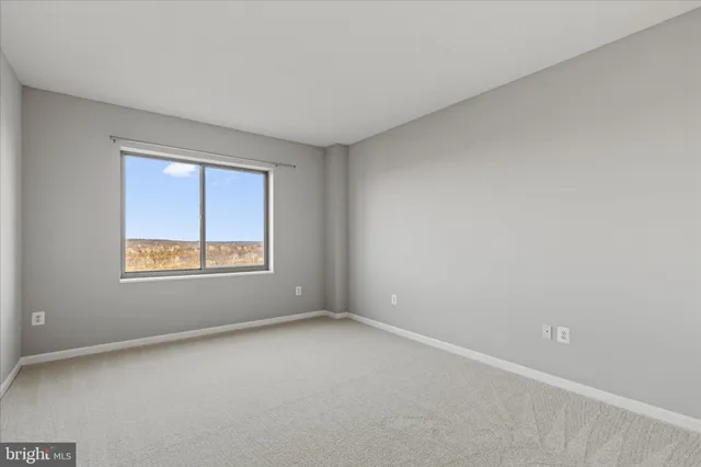 $575,000 | 19355 Cypress Ridge Terrace, Unit 612, Leesburg, VA 20176