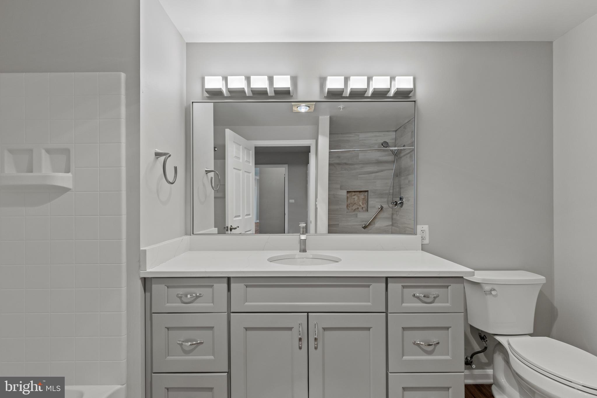 19355 Cypress Ridge Terrace, Unit 612 Leesburg, VA 20176 - Photo 36 of 64 Primary Bathroom