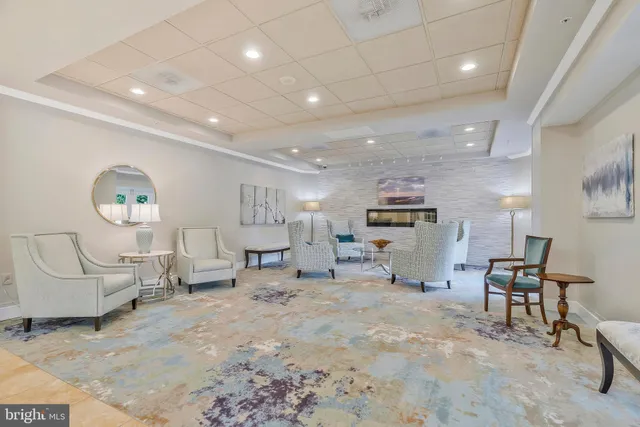 $575,000 | 19355 Cypress Ridge Terrace, Unit 612, Leesburg, VA 20176