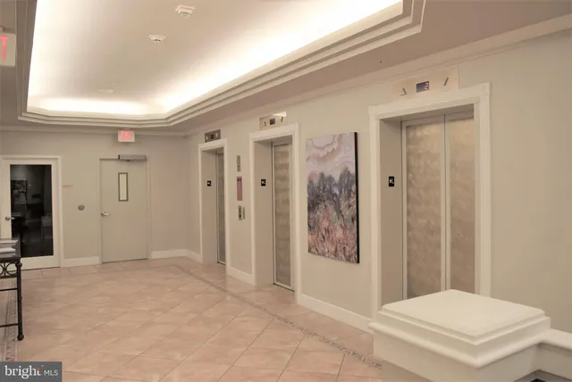 $575,000 | 19355 Cypress Ridge Terrace, Unit 612, Leesburg, VA 20176