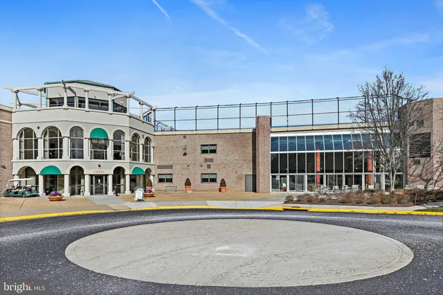 $575,000 | 19355 Cypress Ridge Terrace, Unit 612, Leesburg, VA 20176