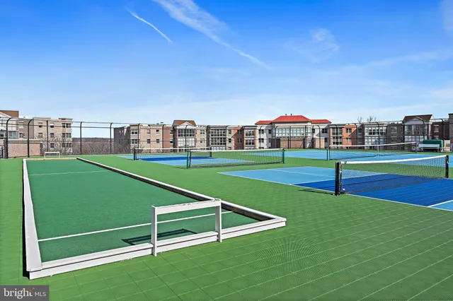 $575,000 | 19355 Cypress Ridge Terrace, Unit 612, Leesburg, VA 20176