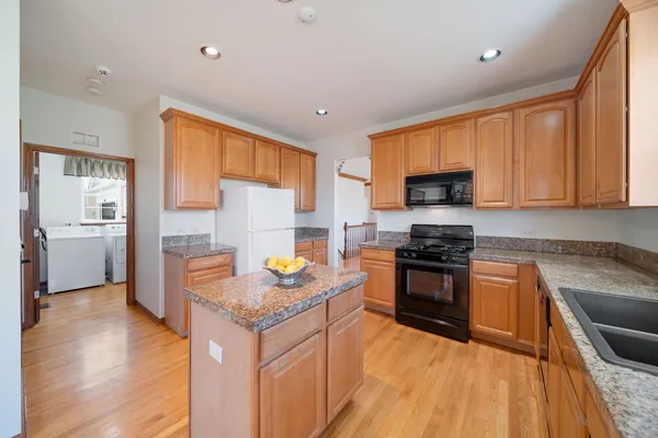 $395,000 | 2370 Carillon Drive, Grayslake, IL 60030