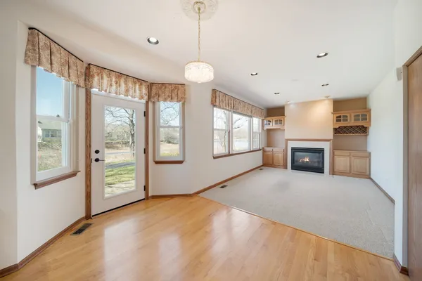$395,000 | 2370 Carillon Drive, Grayslake, IL 60030