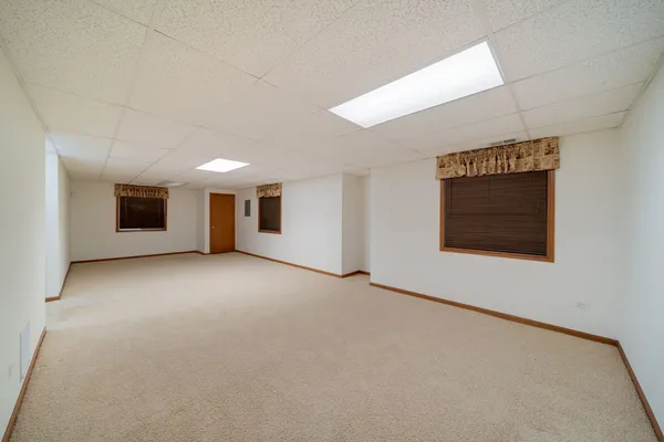 $395,000 | 2370 Carillon Drive, Grayslake, IL 60030