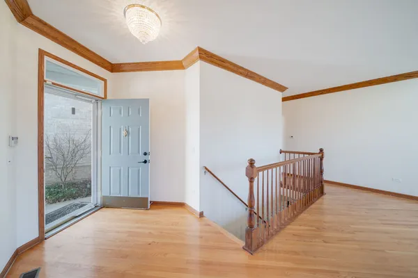$395,000 | 2370 Carillon Drive, Grayslake, IL 60030