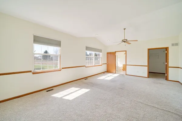 $395,000 | 2370 Carillon Drive, Grayslake, IL 60030