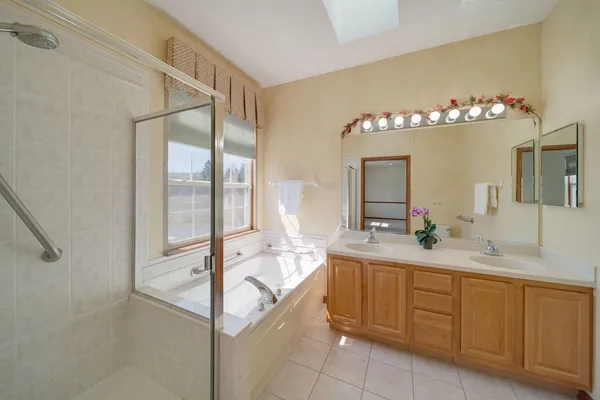 $395,000 | 2370 Carillon Drive, Grayslake, IL 60030
