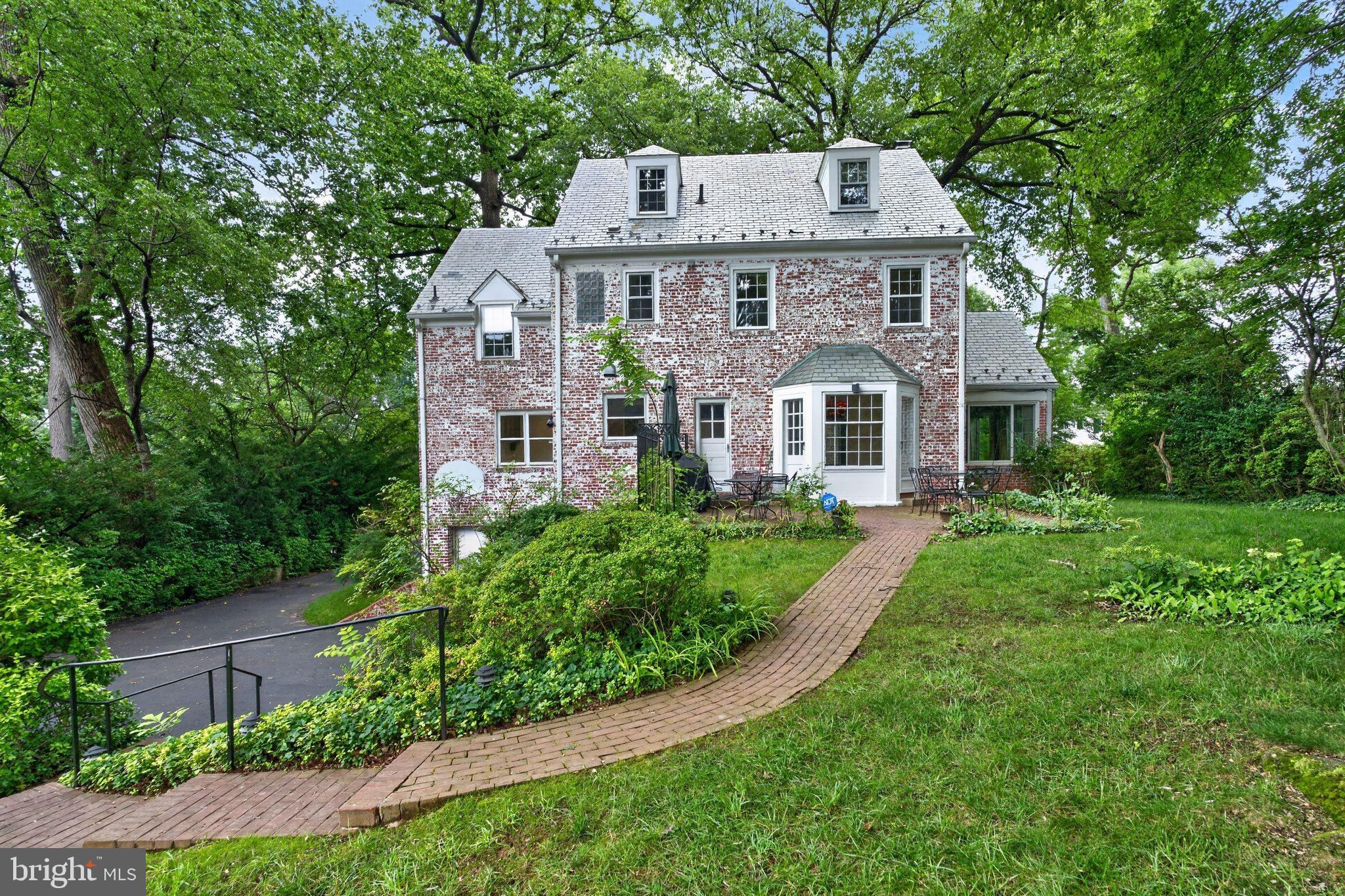 8112 Rayburn Road Bethesda, MD 20817 - Photo 2 of 52