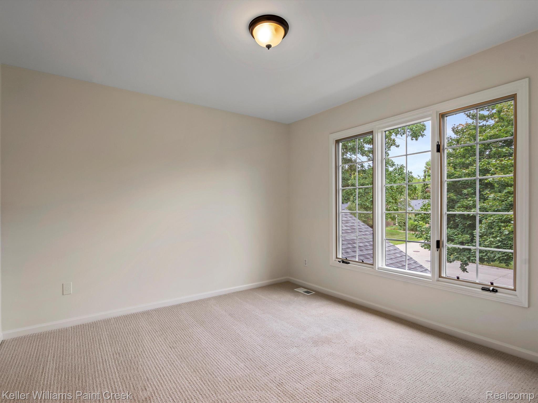 319 Lake Forest Road Rochester, MI 48309 - Photo 30 of 42 Gallery Image 30