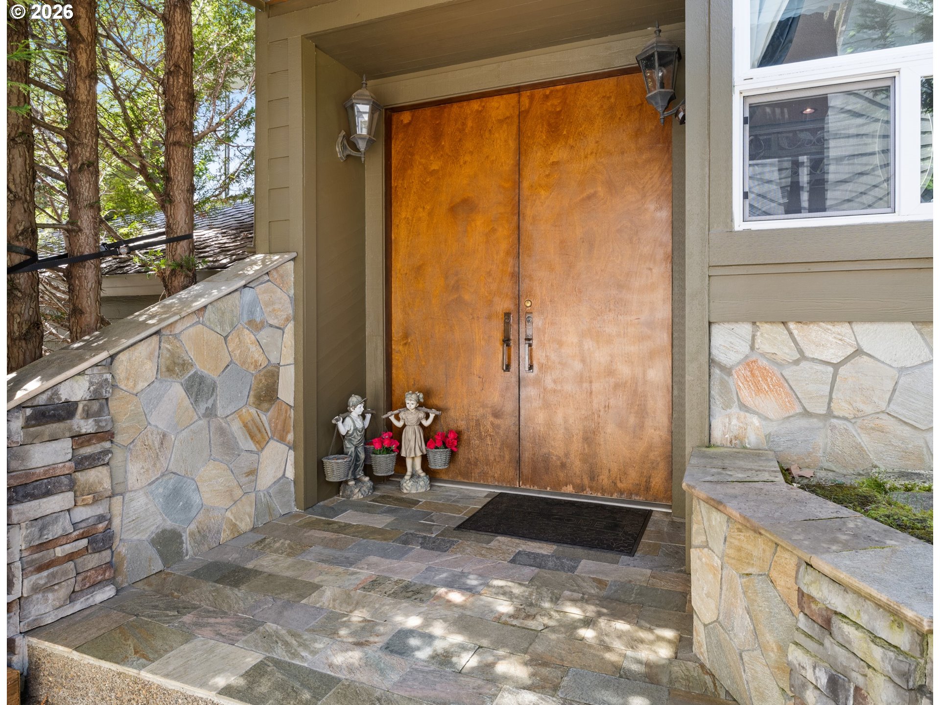 17589 Southwest Sarala Street Beaverton, OR 97007 - Photo 2 of 26