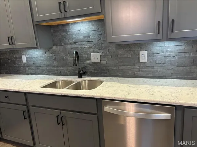 $460,000 | 55820 Lone Cedar Trail, New London, MO 63459