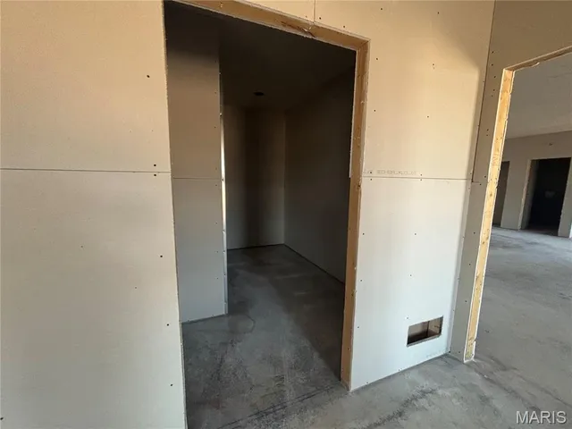 $460,000 | 55820 Lone Cedar Trail, New London, MO 63459