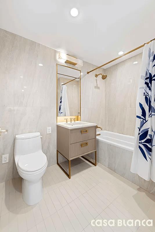 3 Court Square, Unit 1810 Queens, NY 11101 - Photo 9 of 16