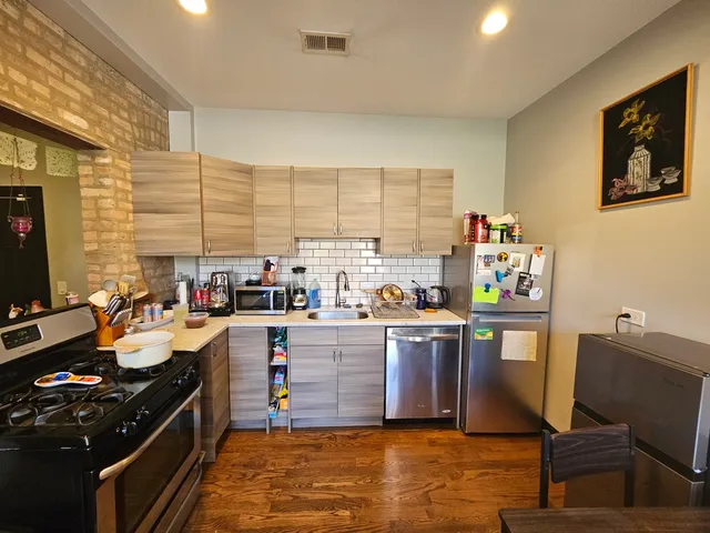 $1,995 | 1800 South Allport Street, Unit 202, Chicago, IL 60608