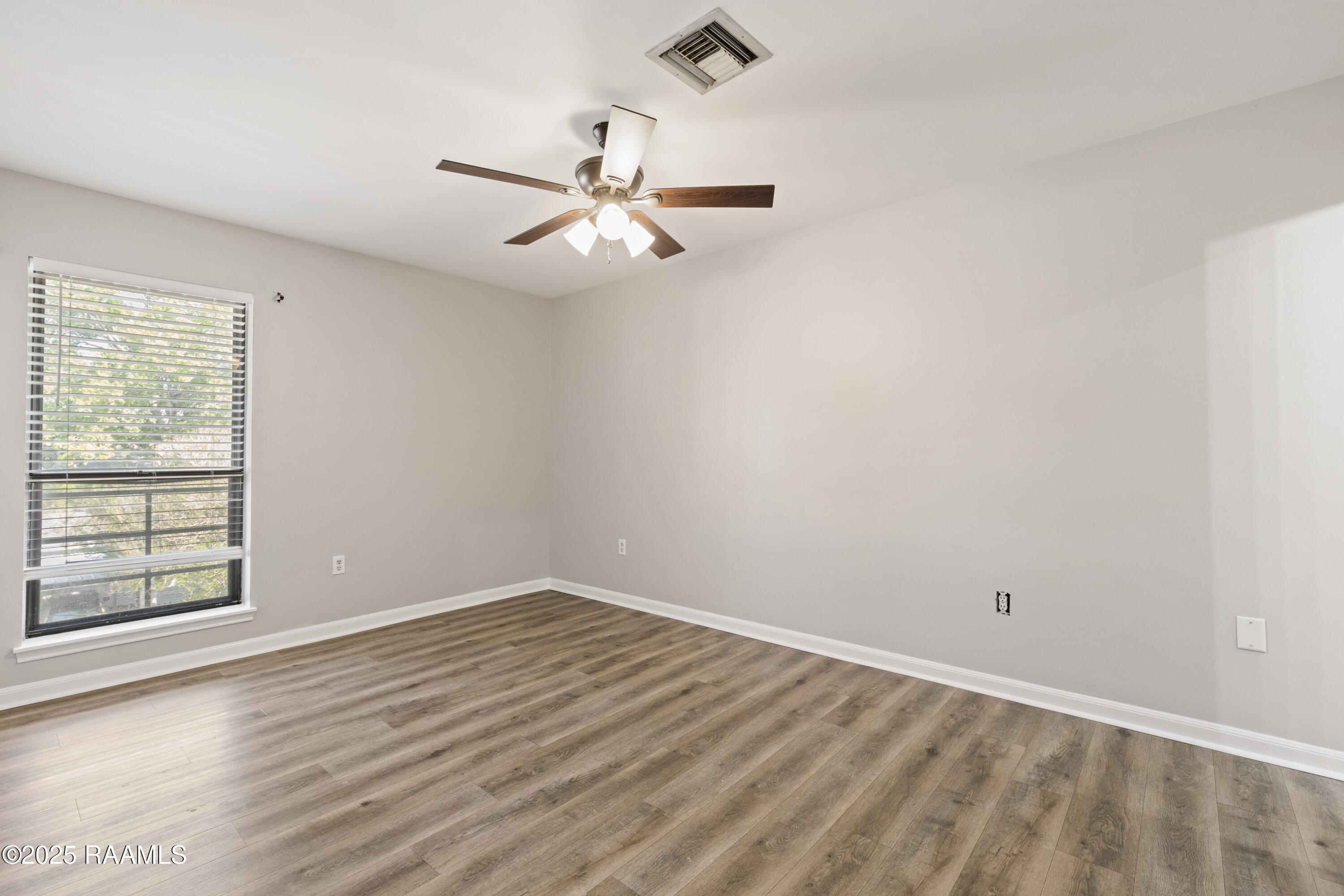 701 South College Road, Unit 303 Lafayette, LA 70503 - Photo 11 of 15 701SCollege303-34