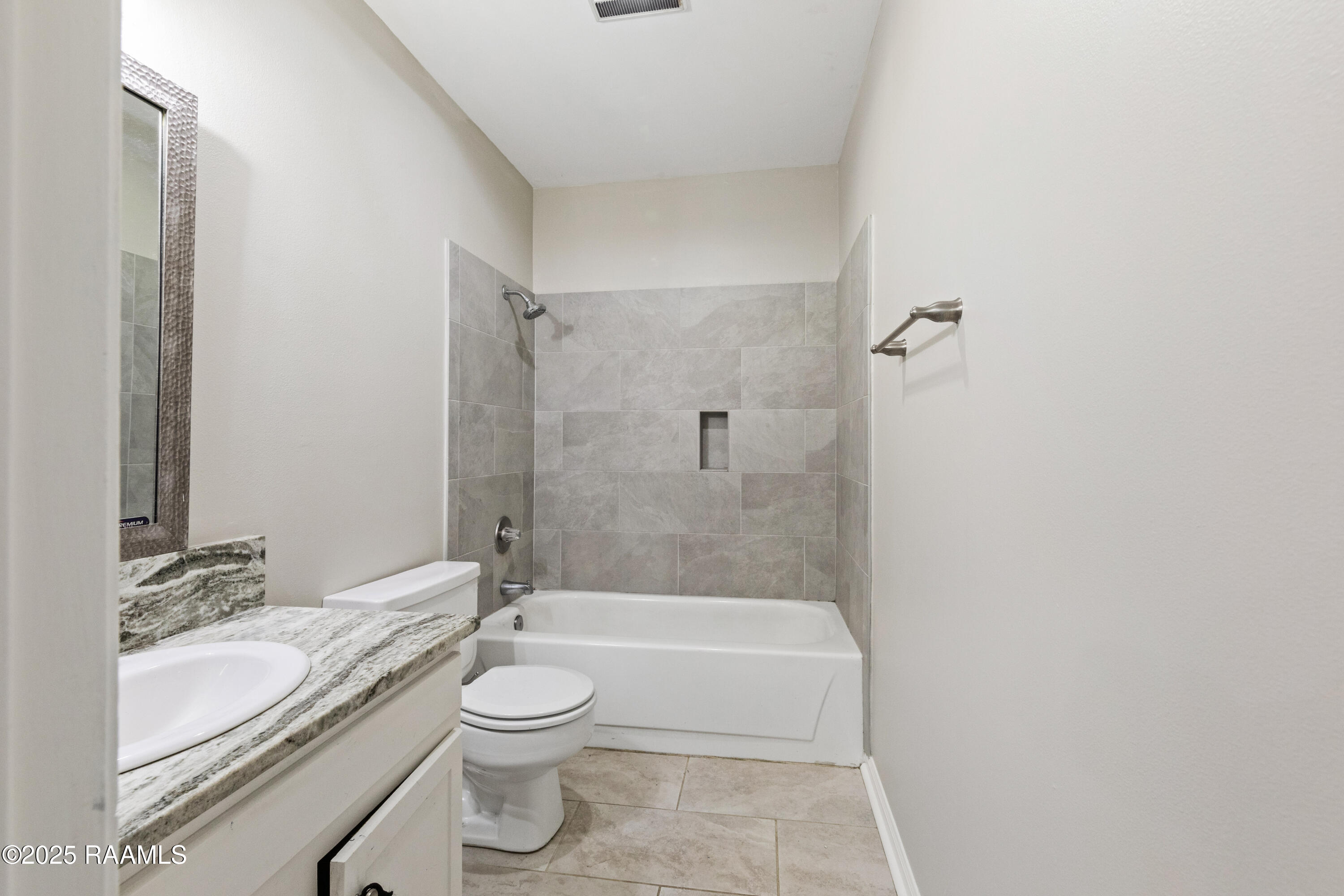 701 South College Road, Unit 303 Lafayette, LA 70503 - Photo 15 of 15 701SCollege303-43