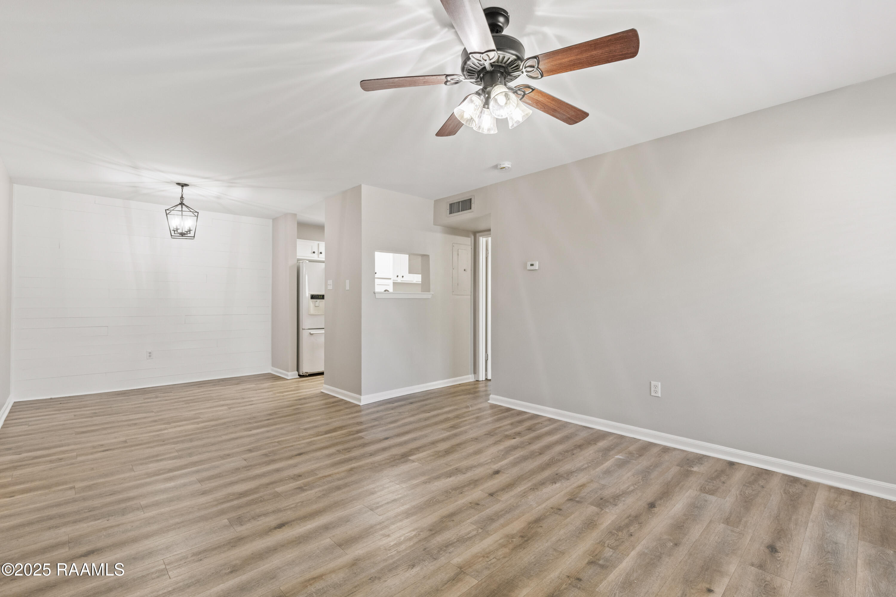 701 South College Road, Unit 303 Lafayette, LA 70503 - Photo 3 of 15 701SCollege303-8