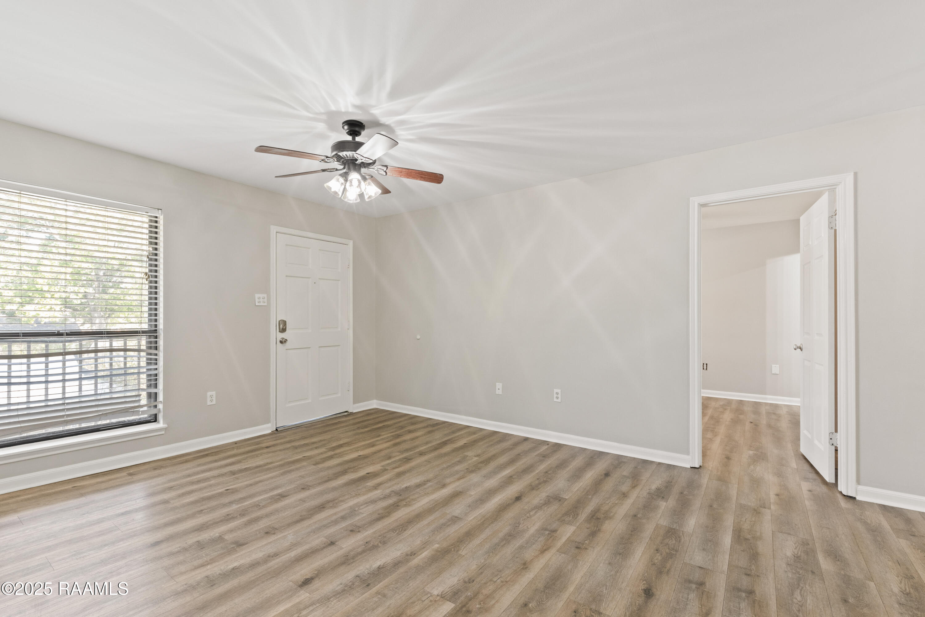 701 South College Road, Unit 303 Lafayette, LA 70503 - Photo 5 of 15 701SCollege303-14