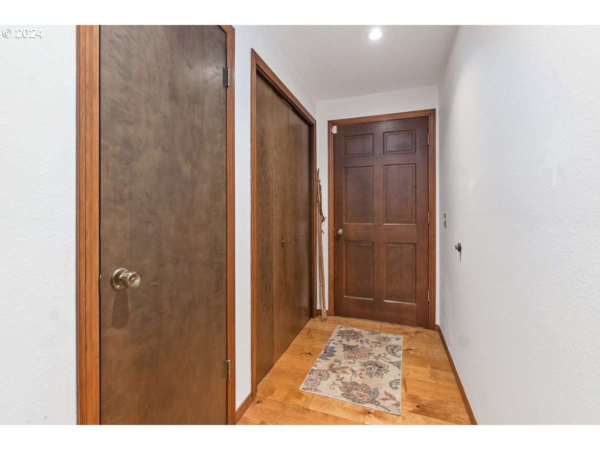 54638 Reid Road Scappoose, OR 97056 - Photo 5 of 48 Gallery Image 5