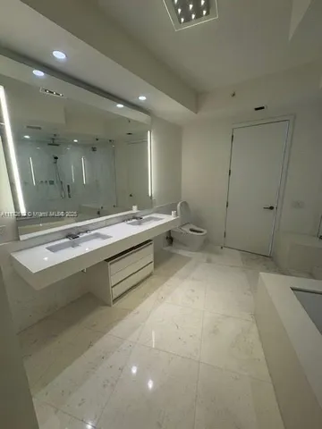 $4,990,000 | 18555 Collins Avenue, Unit 2905, Sunny Isles Beach, FL 33160