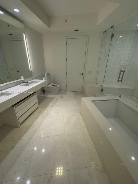 18555 Collins Avenue, Unit 2905 Sunny Isles Beach, FL 33160 - Photo 31 of 40