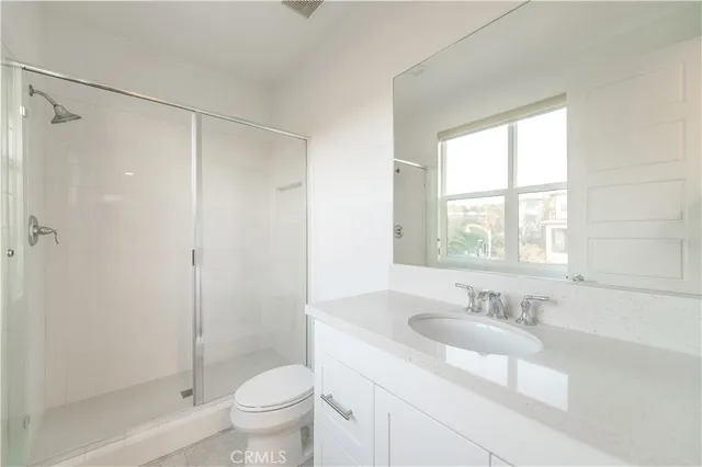 a view of livingroom with furniture