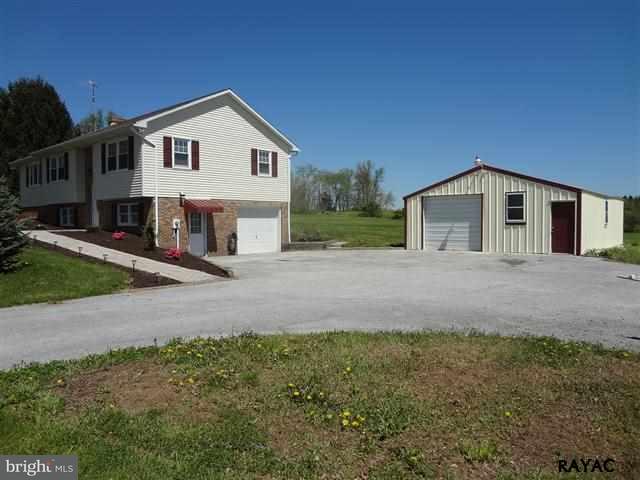 246 St Johns Road West Littlestown, PA 17340 - Photo 2 of 32