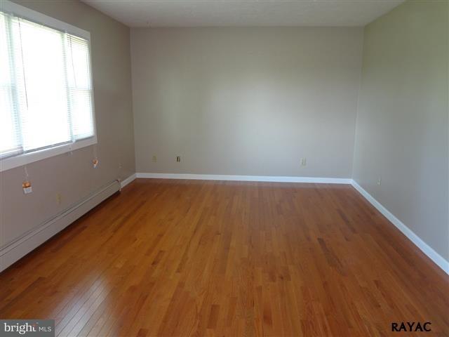 246 St Johns Road West Littlestown, PA 17340 - Photo 13 of 32