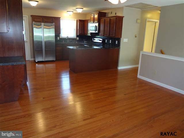 246 St Johns Road West Littlestown, PA 17340 - Photo 3 of 32