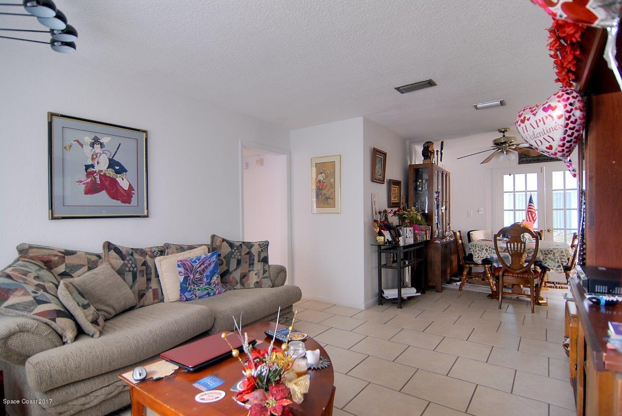 986 Santa Cruz Road Cocoa Beach, FL 32931 - Photo 3 of 10 living