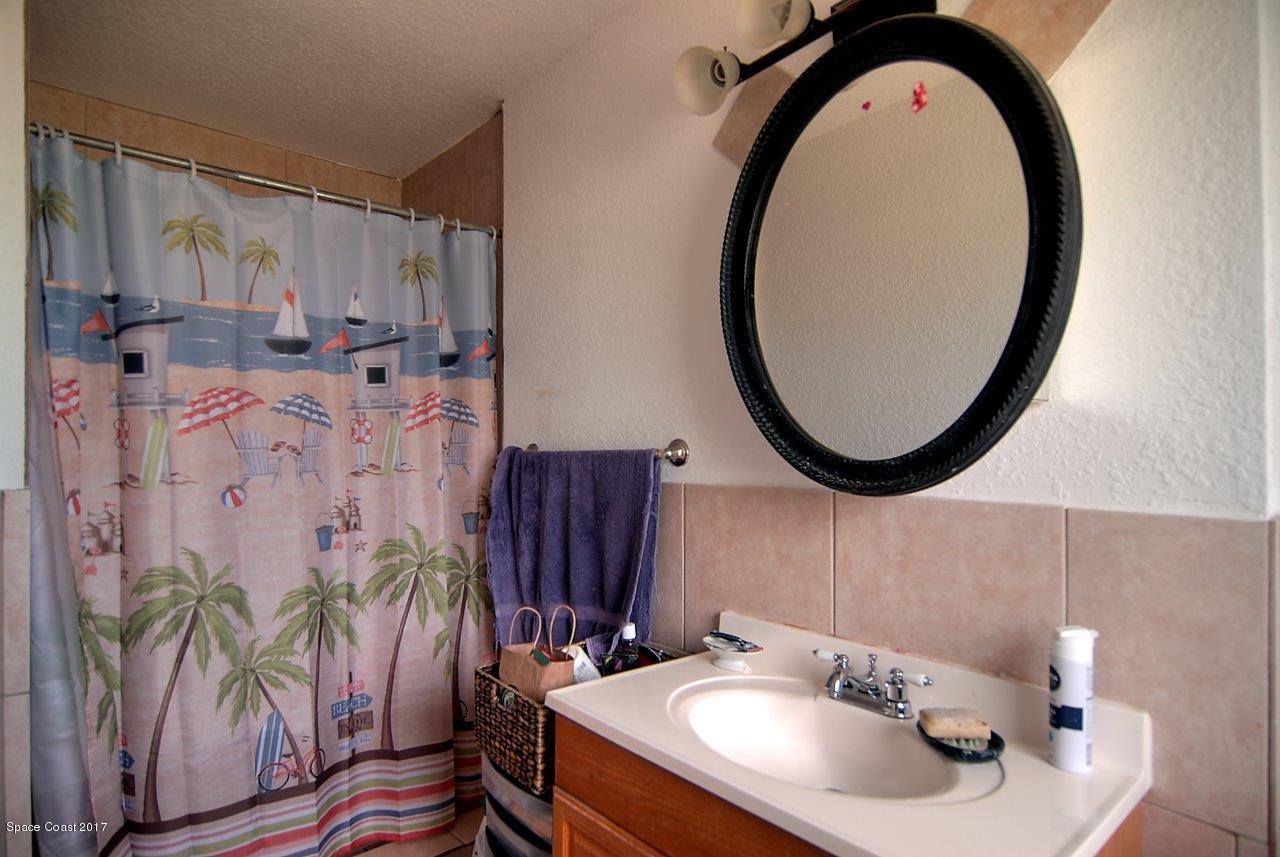 986 Santa Cruz Road Cocoa Beach, FL 32931 - Photo 7 of 10 masterbath
