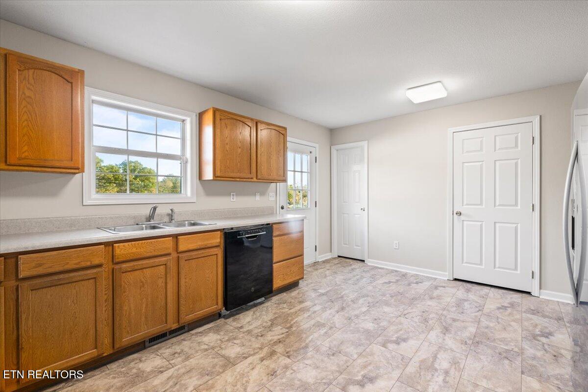 115 Sam Williams Lane Jacksboro, TN 37757 - Photo 11 of 43 05-updated