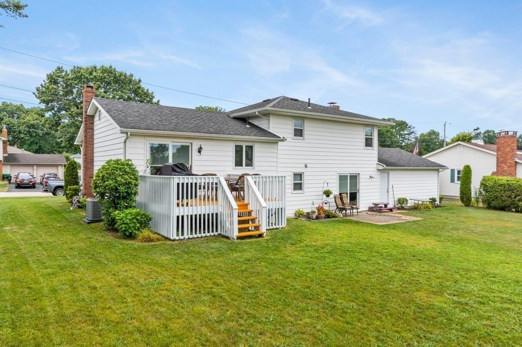 183 Basil Road Chicopee, MA 01020 - Photo 2 of 39