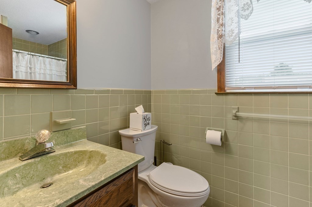 183 Basil Road Chicopee, MA 01020 - Photo 25 of 39